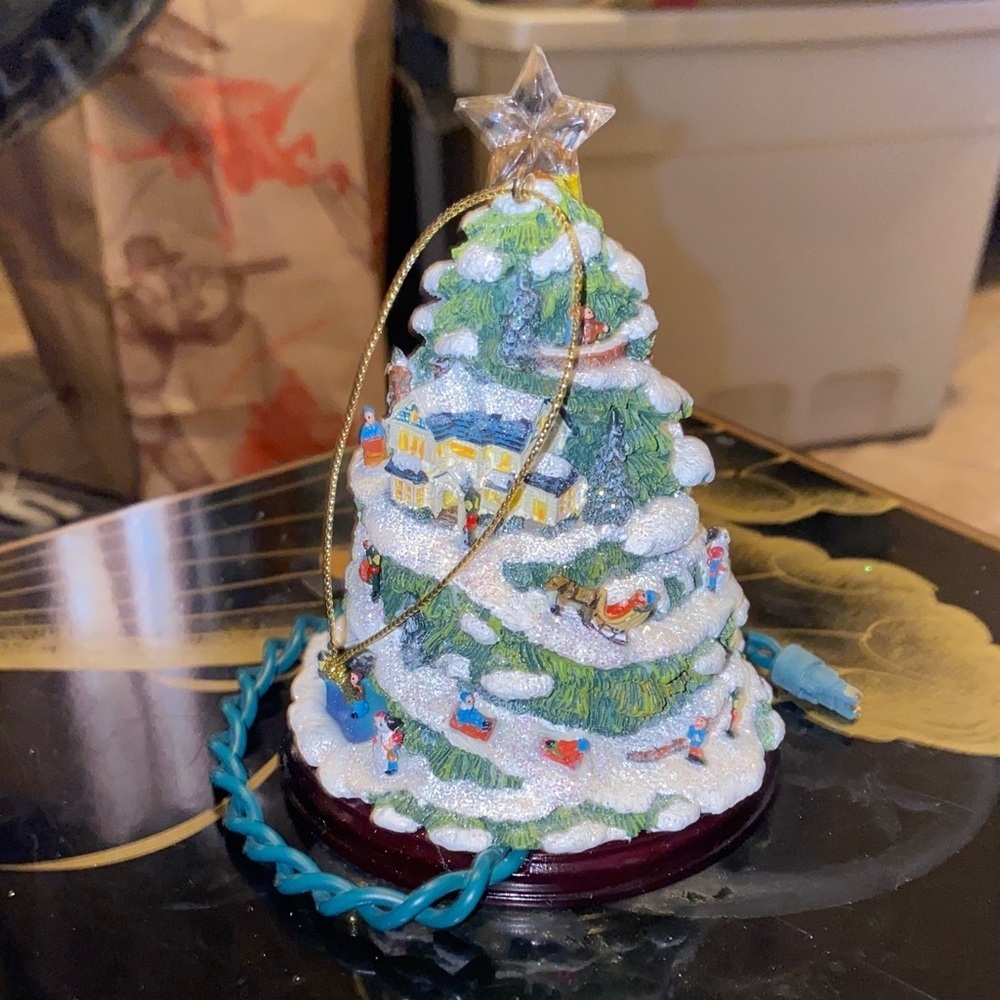 Box28 Thomas Kinkade Festive Holiday Tree with Star Topper - Picture 5 of 6